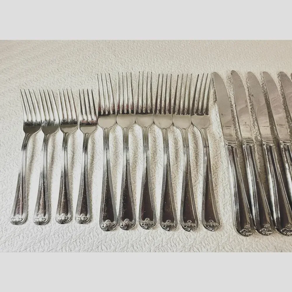 Gorgeous Gorham WINFIELD Stainless 18/8 Flatware - 32 Piece Set